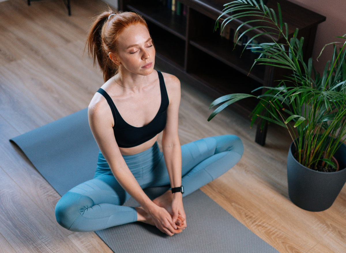 6 yoga poses to help you sleep better | Amoremattress