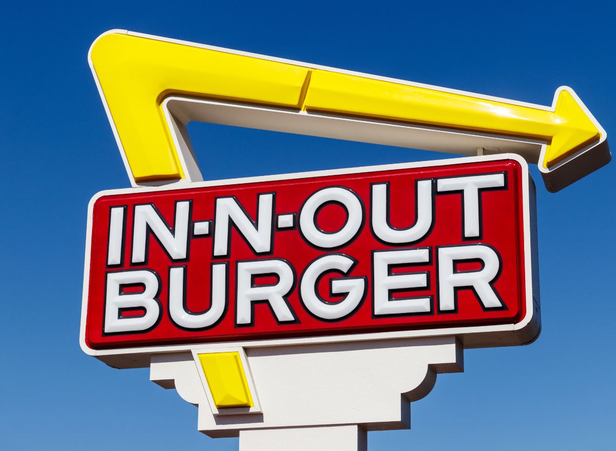 Fall/Winter 2022/2023 Catalog - In-N-Out Burger