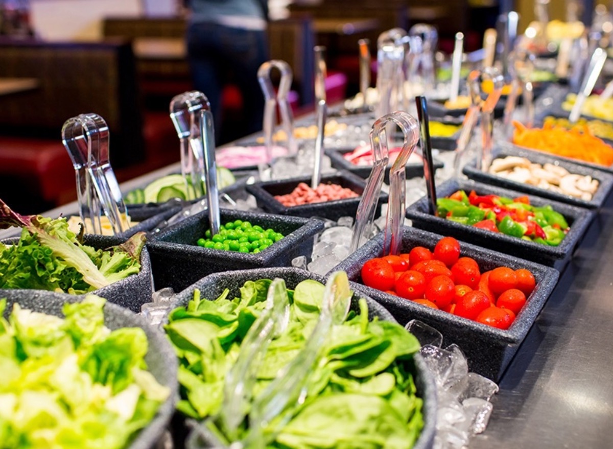 10 Restaurant Chains With the Best Salad Bars