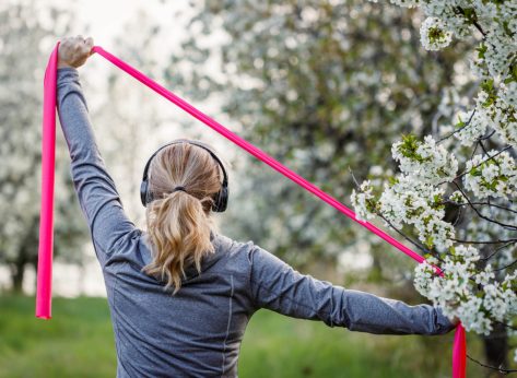 5 Best Resistance Band Workouts To Stay Active & Fit