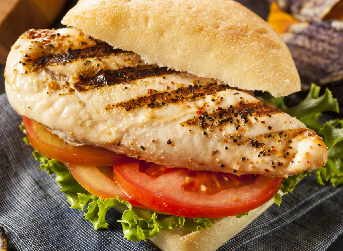 grilled chicken sandwich with lettuce and tomato