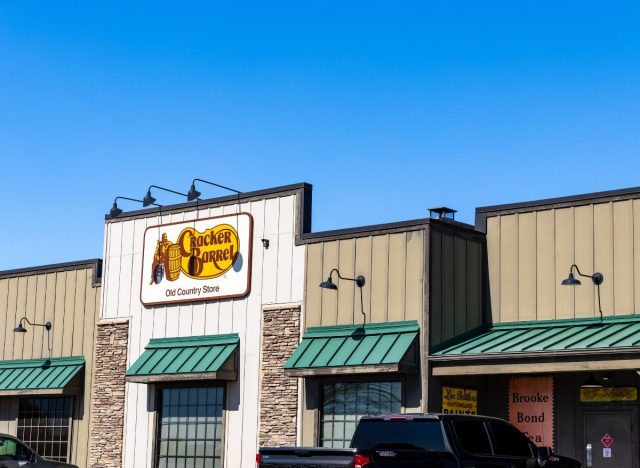 Cracker Barrel exterior