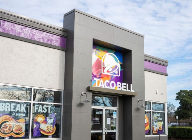 Taco Bell storefront