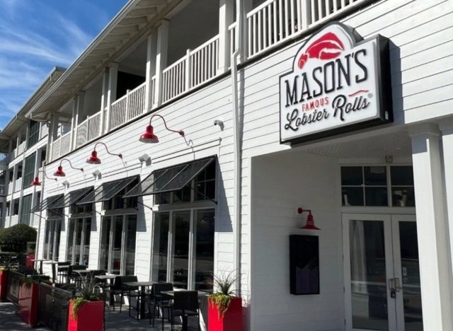 mason's famous lobster rolls storefront