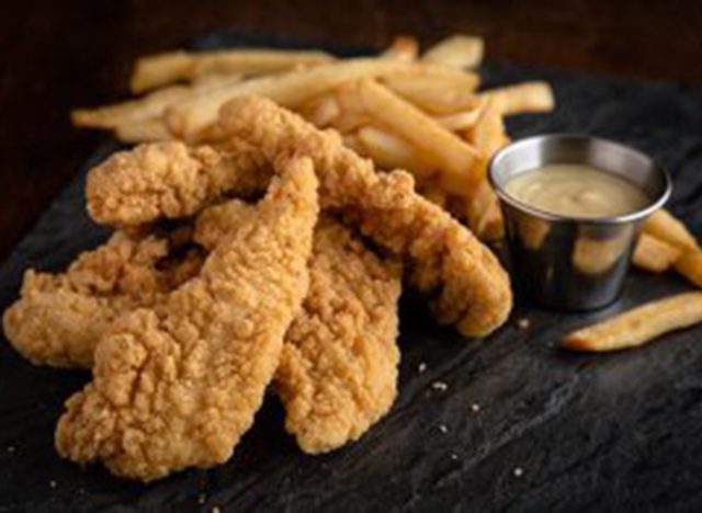 Uno Pizzeria & Grill Chicken Tender Platter with French Fries 