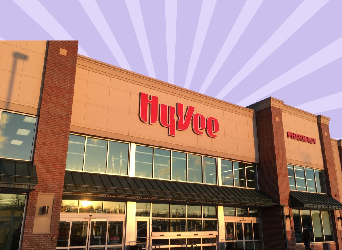 Hy vee exterior on graphic background