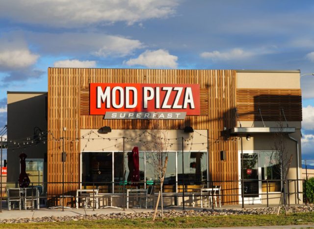 Mod Pizza Exterior