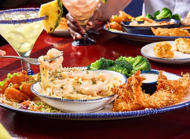 Red Lobster Ultimate Endless Shrimp platter on table