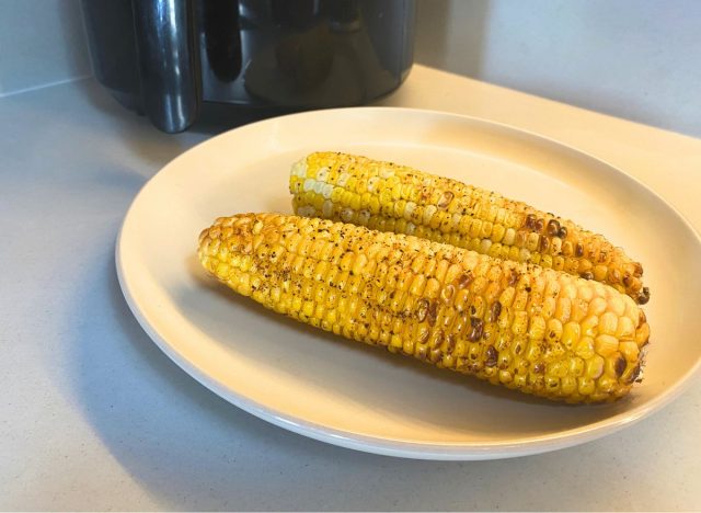 cooked corn on a plate 