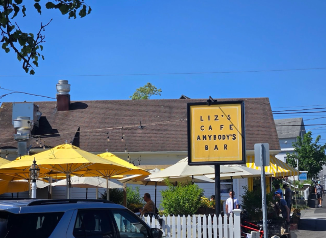 exterior of liz's cafe / anybody's bar