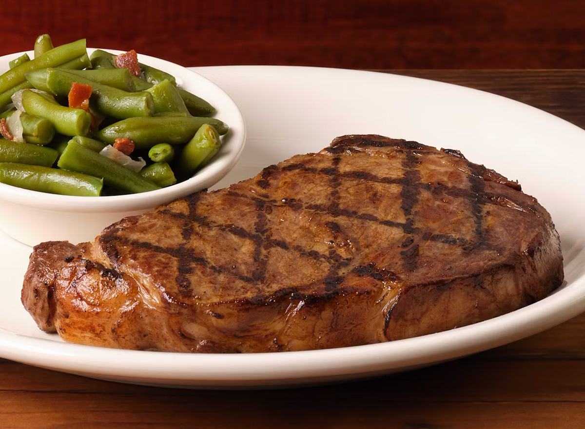 The 4 'Healthiest' Texas Roadhouse Steaks—and 4 To Avoid