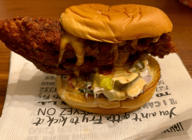 dave's hot spicy chicken sandwich