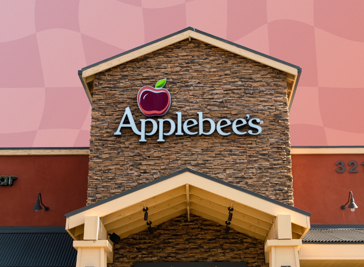 Applebee's storefront design