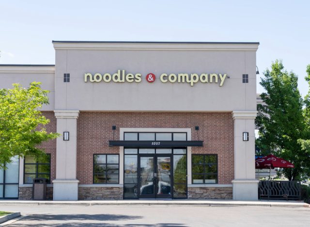 noodles & company restaurant exterior