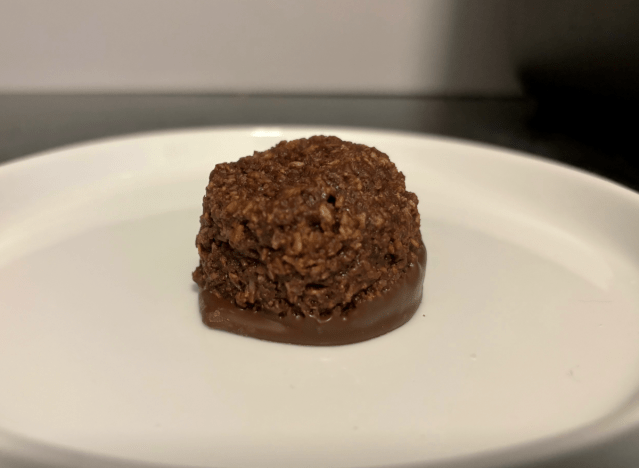 a chocolate macaroon from panera on a plate 