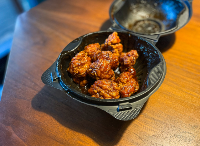 pizza hut boneless wings in a container