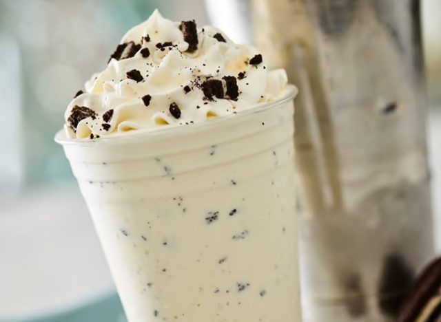 Smashburger Oreo Cookies & Cream Shake 