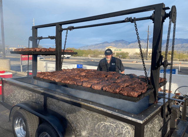 a cart of meat from bbq 4 u in Tuscon arizona