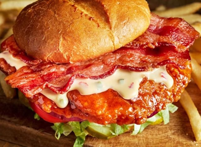 Ruby Tuesday's Ultimate Crispy Chicken Sandwich 