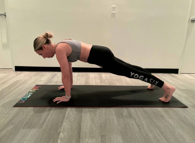 three-legged plank