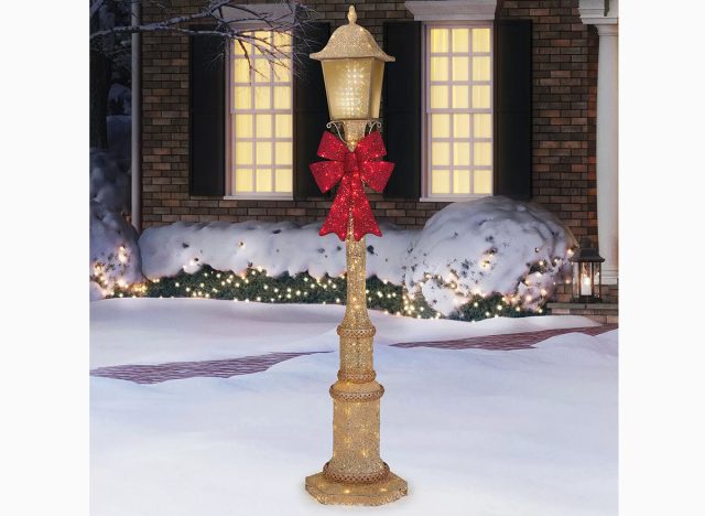 Holiday Lamp Post