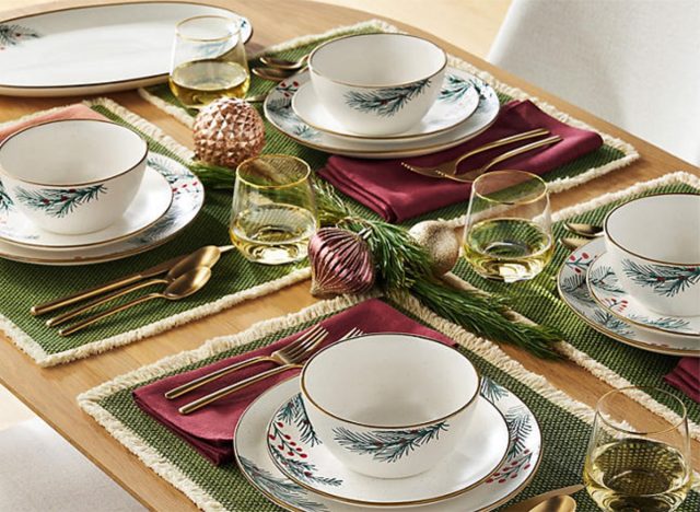 Sam's Club Member's Mark 12-Piece Stoneware Holiday Dinnerware Set 