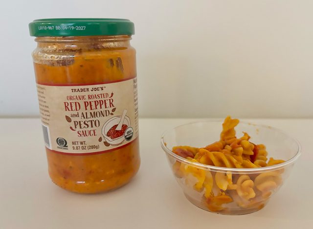 Trader Joe's Organic Roasted Red Pepper and Almond Pesto Sauce