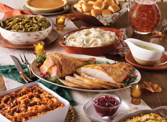 Cracker Barrel's Thanksgiving Heat n' Serve Meal