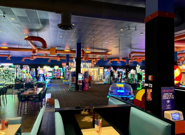 Dave & Buster's arcade and restaurant