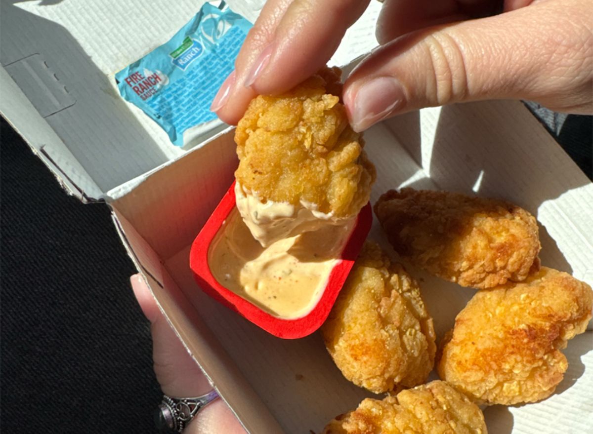 Taco Bell Crispy Chicken Nuggets box