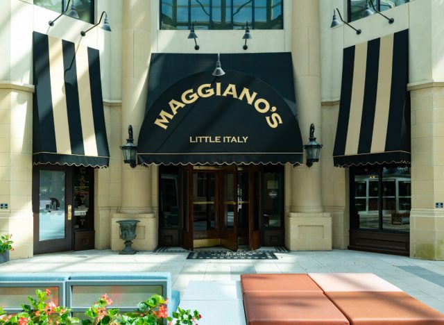 maggiano's little italy restaurant