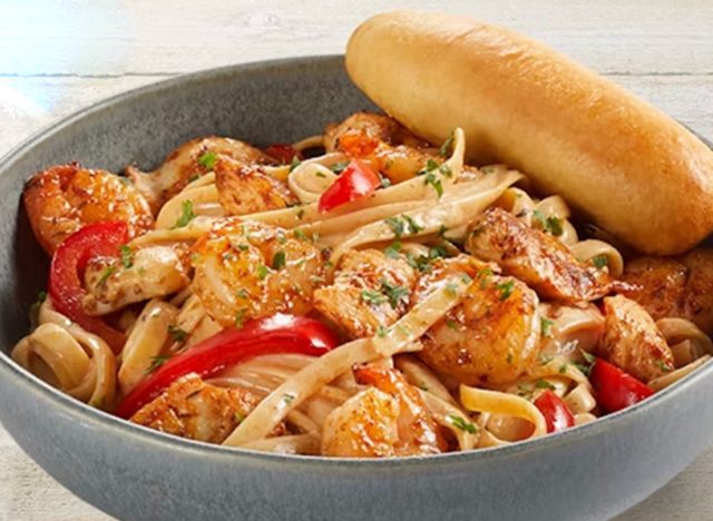 TGI Friday's Cajun Shrimp & Chicken Pasta with Breadstick