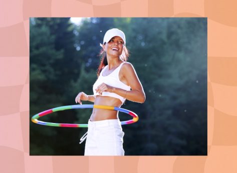 4 Fun Hula Hoop Exercises To Shrink Belly Fat