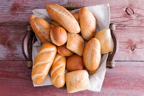 15 Restaurant Chains That Serve Bread