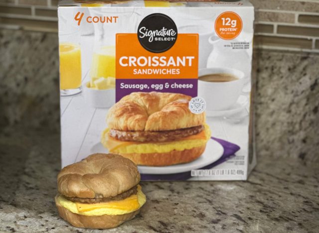 Signature Select Croissant Sandwiches With Sausage, Egg & Cheese 