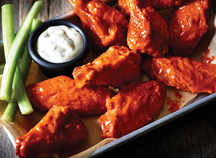 America's 18 Worst Restaurant Chicken Wings—Ranked! | Eat This Not That