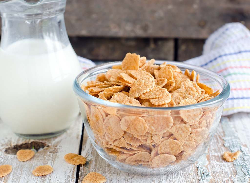 The Best Healthy Cereal Brands To Eat For Weight Loss Eat This Not That   Corn Flakes Milk 