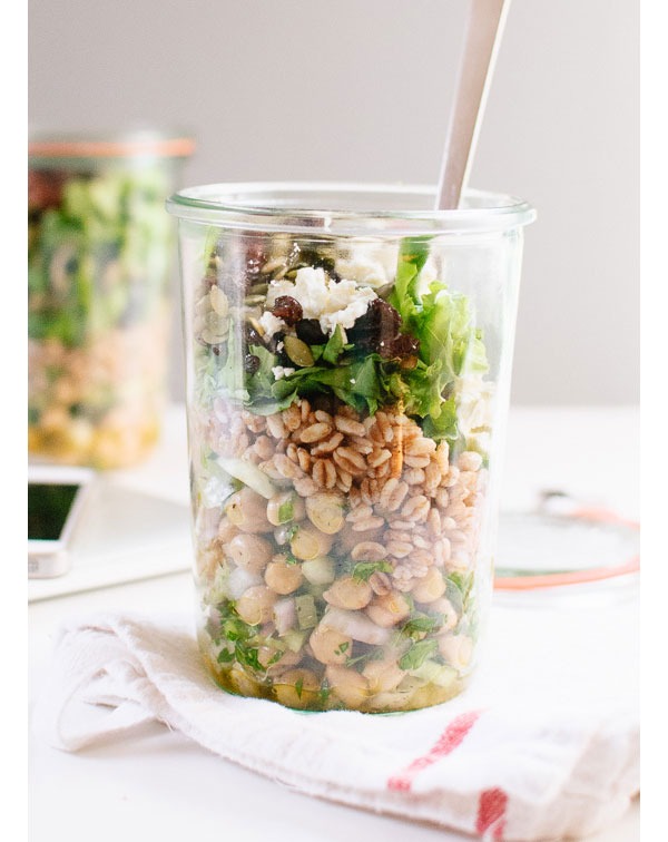 https://www.eatthis.com/wp-content/uploads/sites/4/media/images/ext/414485968/mason-jar-chickpea-farro-and-greens-salad.jpg
