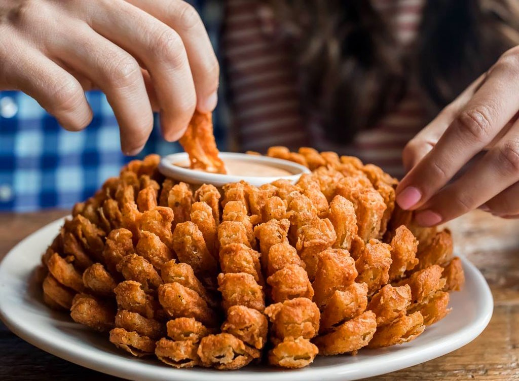 How to Make a Bloomin' Onion - A Beautiful Mess